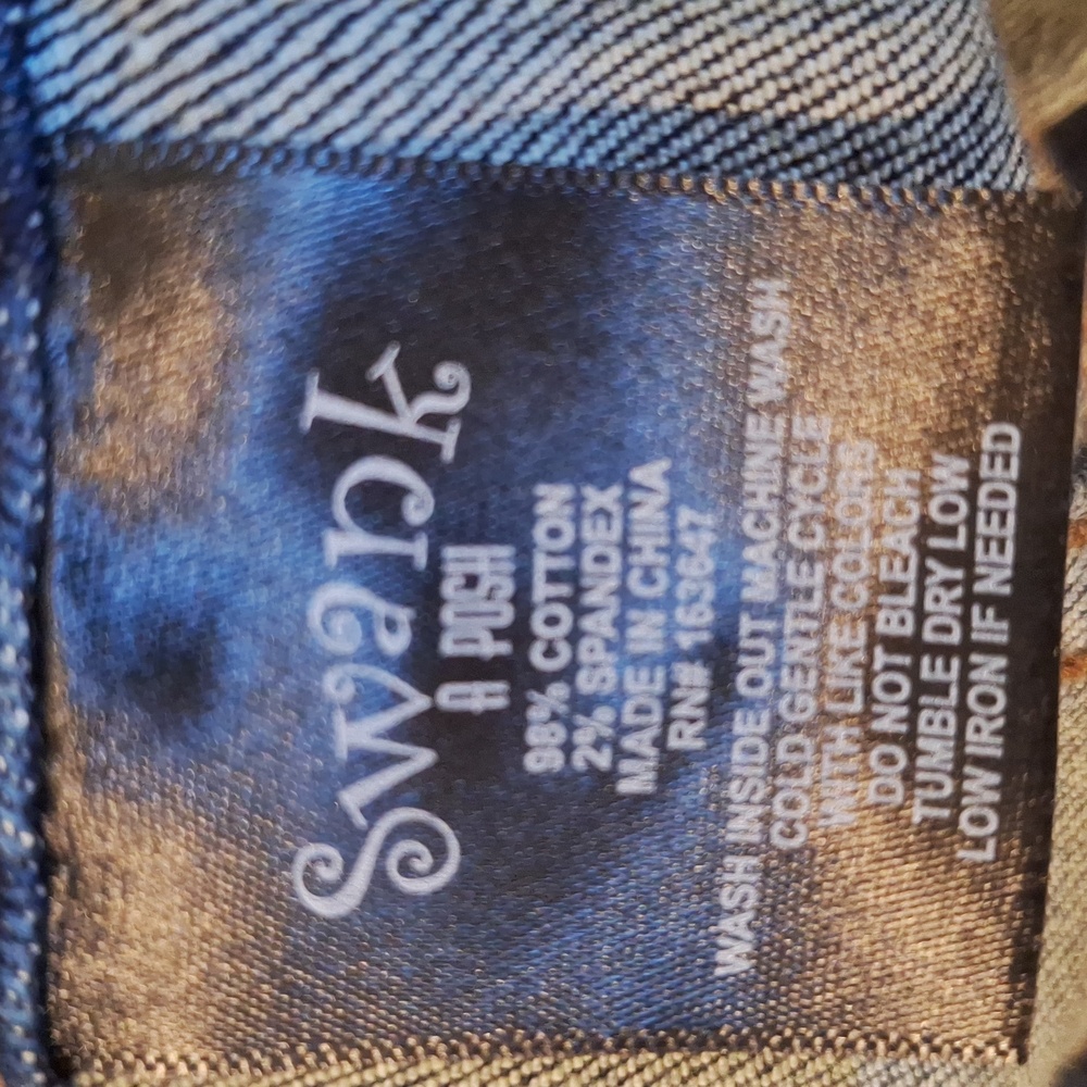 SWANK High Rise Ripped & Distressed Skinny Leg Jean. Size 1 - Picture 17 of 17